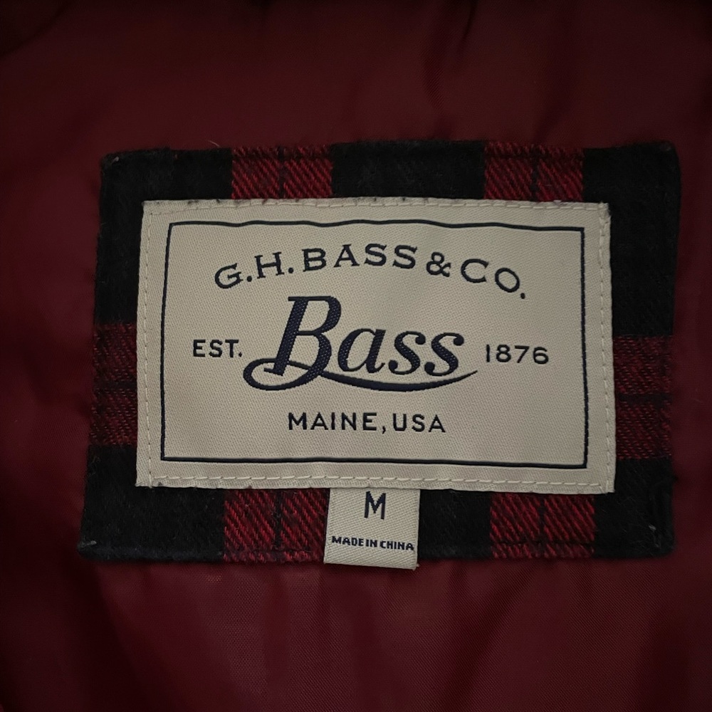 💕 Women’s Bass Quilted Vest in deep red - Picture 3 of 3